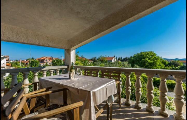 Apartments Marinka Biograd Na Moru Luaran gambar